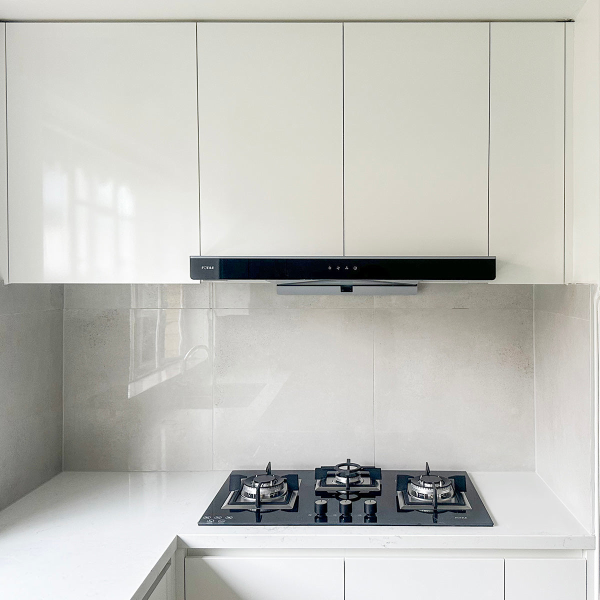 GLG86322S 860mm 3 Burner Black Glass Cooktop